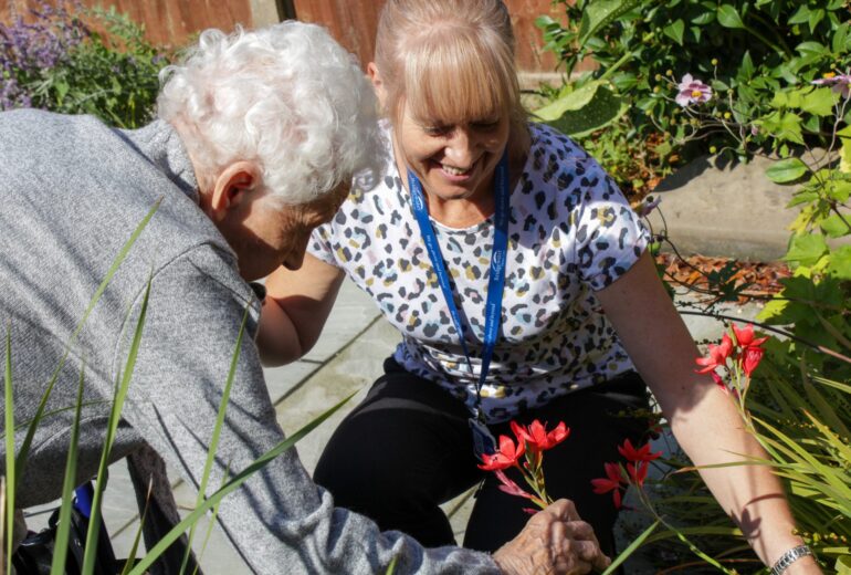 home-care-worker-with-patient